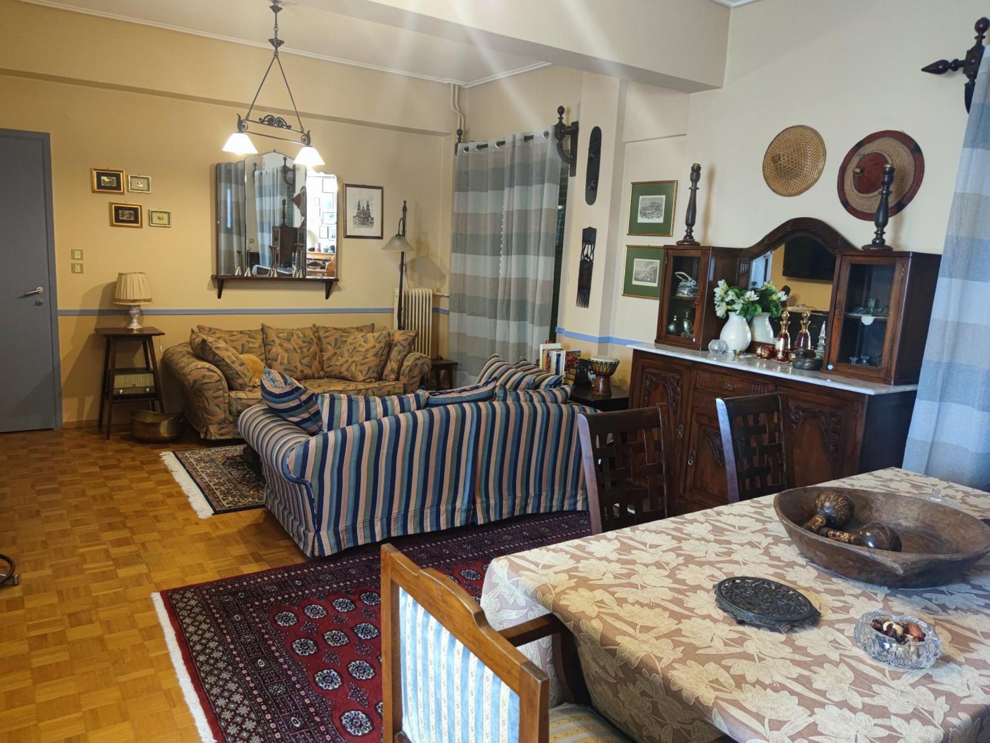 Classic Apartment In Kalamáta Eksteriør bilde